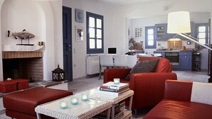 Unclassified image, 4 of 21, button - Cycladic House near the sea (Naxos)