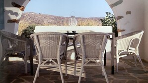 Unclassified image, 2 of 21, button - Cycladic House near the sea (Naxos)