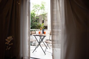 Comfort Apartment | Balcony - Blue Ark Comfort near Acropolis (Athens)