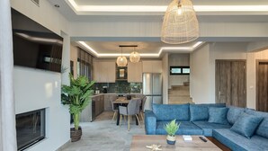 华丽别墅 | 起居区 | 32-英寸智能电视（配备数码频道）、电视、Netflix