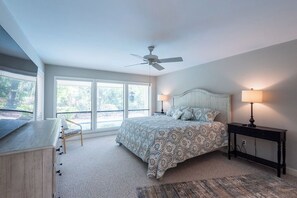 4 Schlafzimmer, Schreibtisch, Bügeleisen/Bügelbrett, kostenloses WLAN