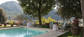 1800 Tuscan villa - walking distance from a pretty village