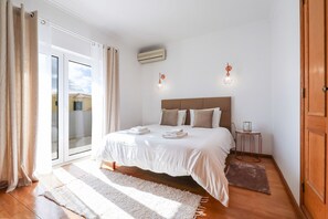 5 chambres, fer et planche à repasser, accès au Wi-Fi (inclus)