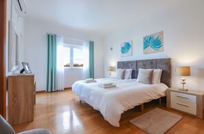 5 quartos, ferros/tábuas de passar roupa, Wi-Fi de cortesia