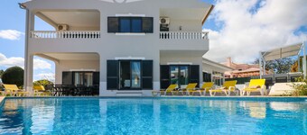 Villa Alfazema | 5 Bedrooms | Quiet Area | Albufeira