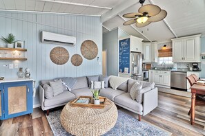 Smart-TV, Kamin, Bücher