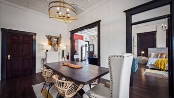 2 chambres, bureau, fer et planche à repasser, Wi-Fi gratuit