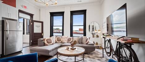 Smart TV, computer monitors