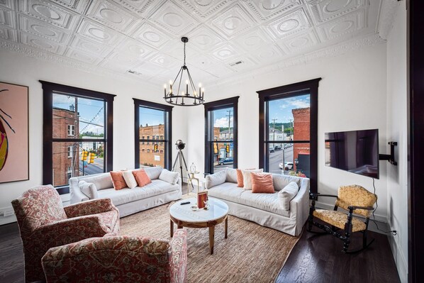 Smart TV, offices, computer monitors