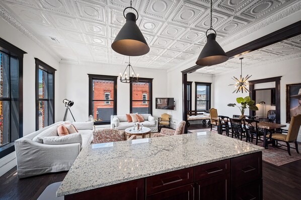 Smart TV, offices, computer monitors