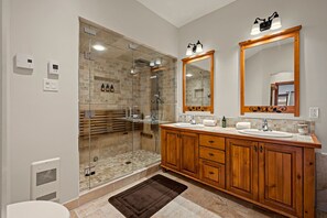 Hair dryer, towels - Tremblant Prestige - Plateau 202-5 (Mont-Tremblant)