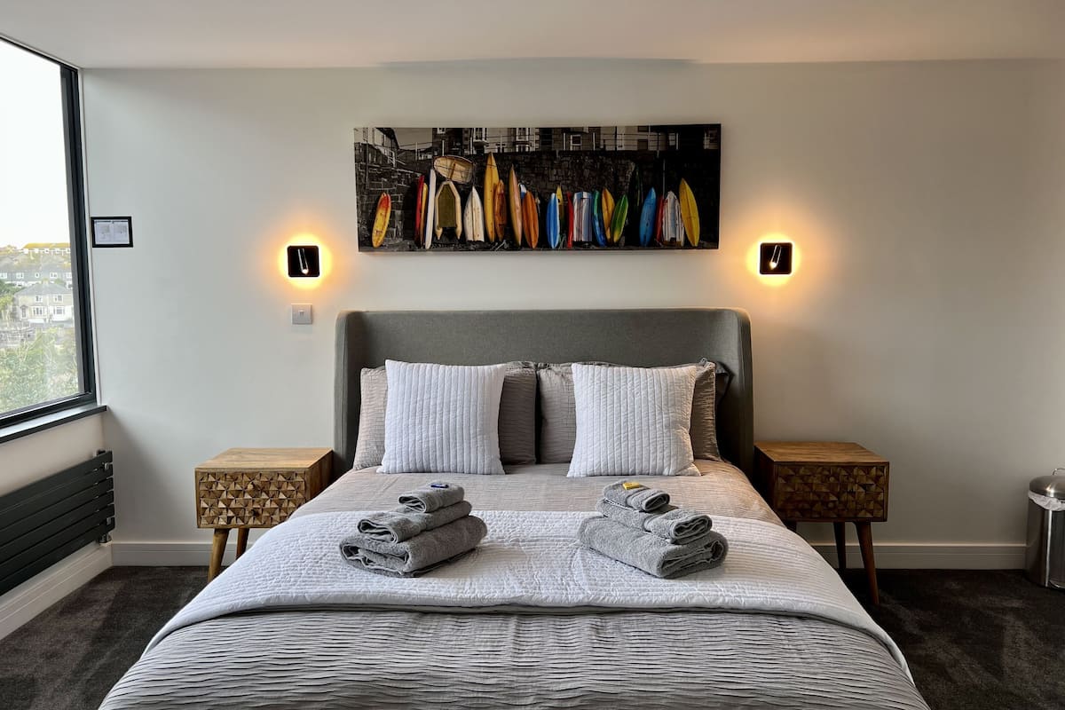 Standard Double Room | Individually decorated, individually furnished, desk, laptop workspace