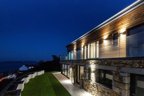 Front of property - evening/night - Uno - St Ives (St Ives)