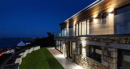Uno - St Ives