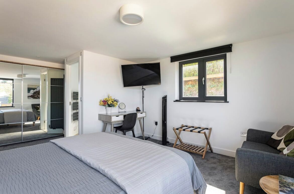 Standard Double Room | Individually decorated, individually furnished, desk, laptop workspace