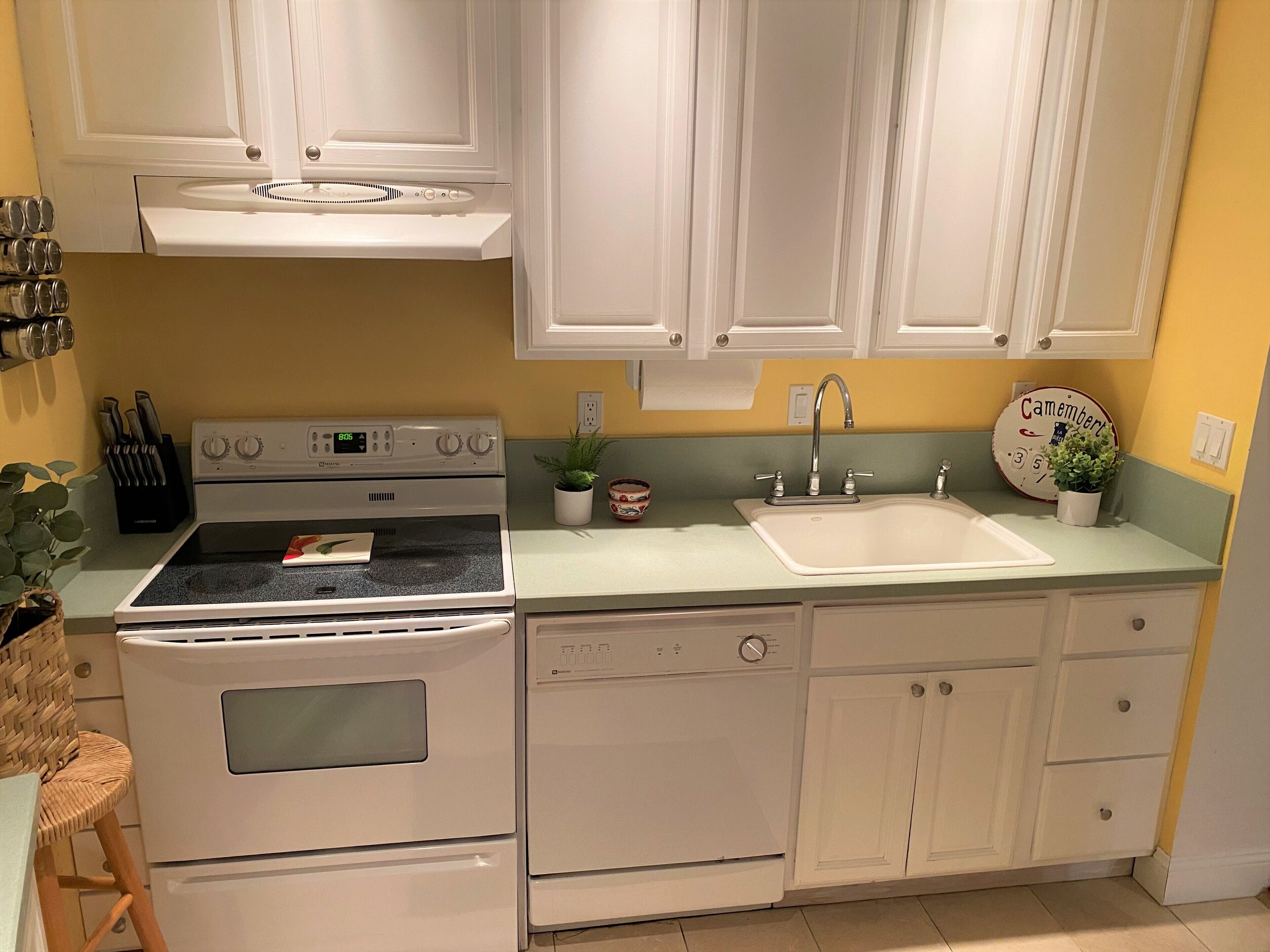 Eastport Condo in Building with Rooftop Water Views of Spa Creek!