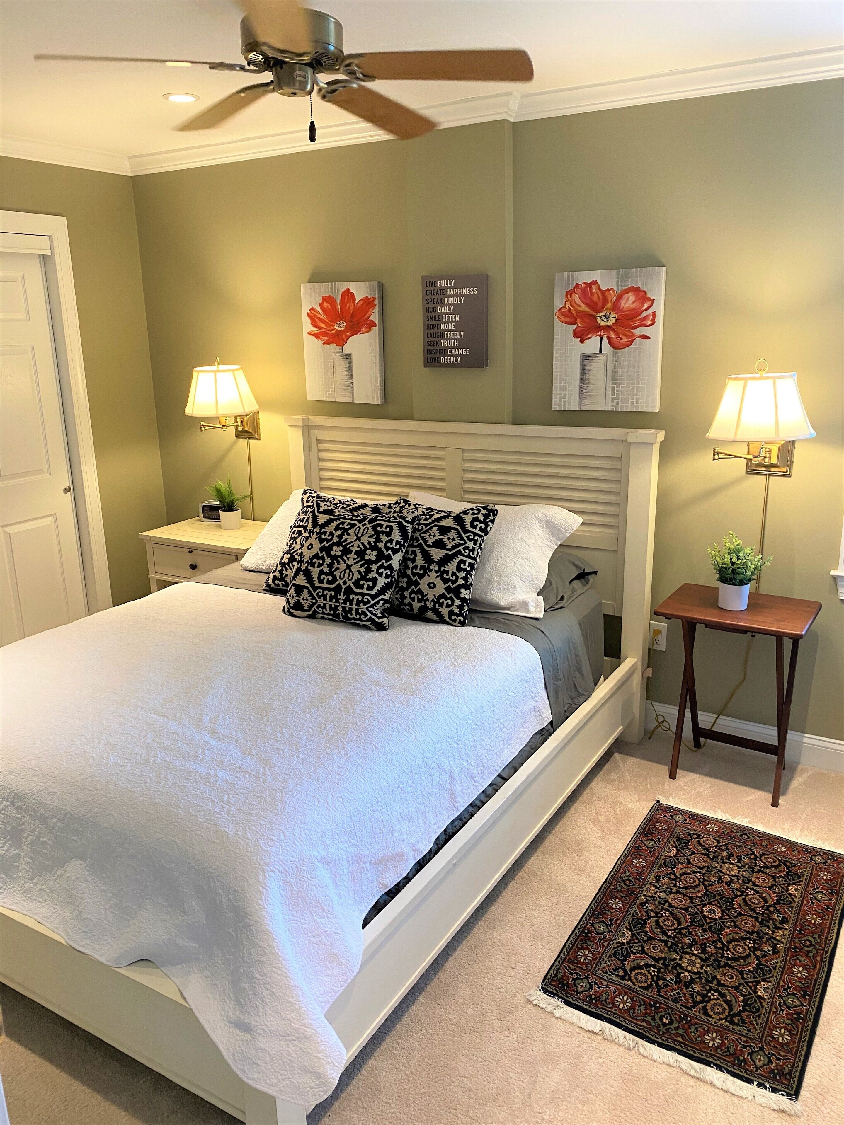 Eastport Condo in Building with Rooftop Water Views of Spa Creek!