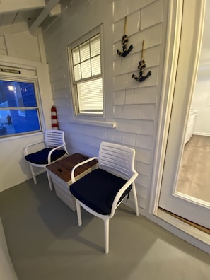 Property grounds - Adorable  Snug Harbor Cozy Cottage,Minutes to the beach(pet friendly) (South Kingstown)
