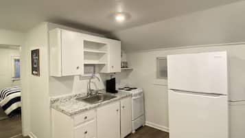 KylskÄp, mikrovÄgsugn, ugn och spishÀll