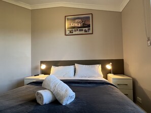 Habitació doble | Roba de llit hipoal·lergògena, wifi gratuïta i roba de llit 