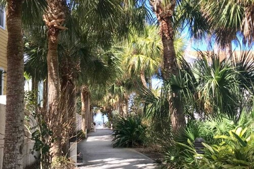 Heated Hybrid Pool~Modern Beach House~Walk 2 beach