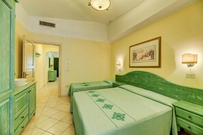 1 bedroom, travel cot, free WiFi