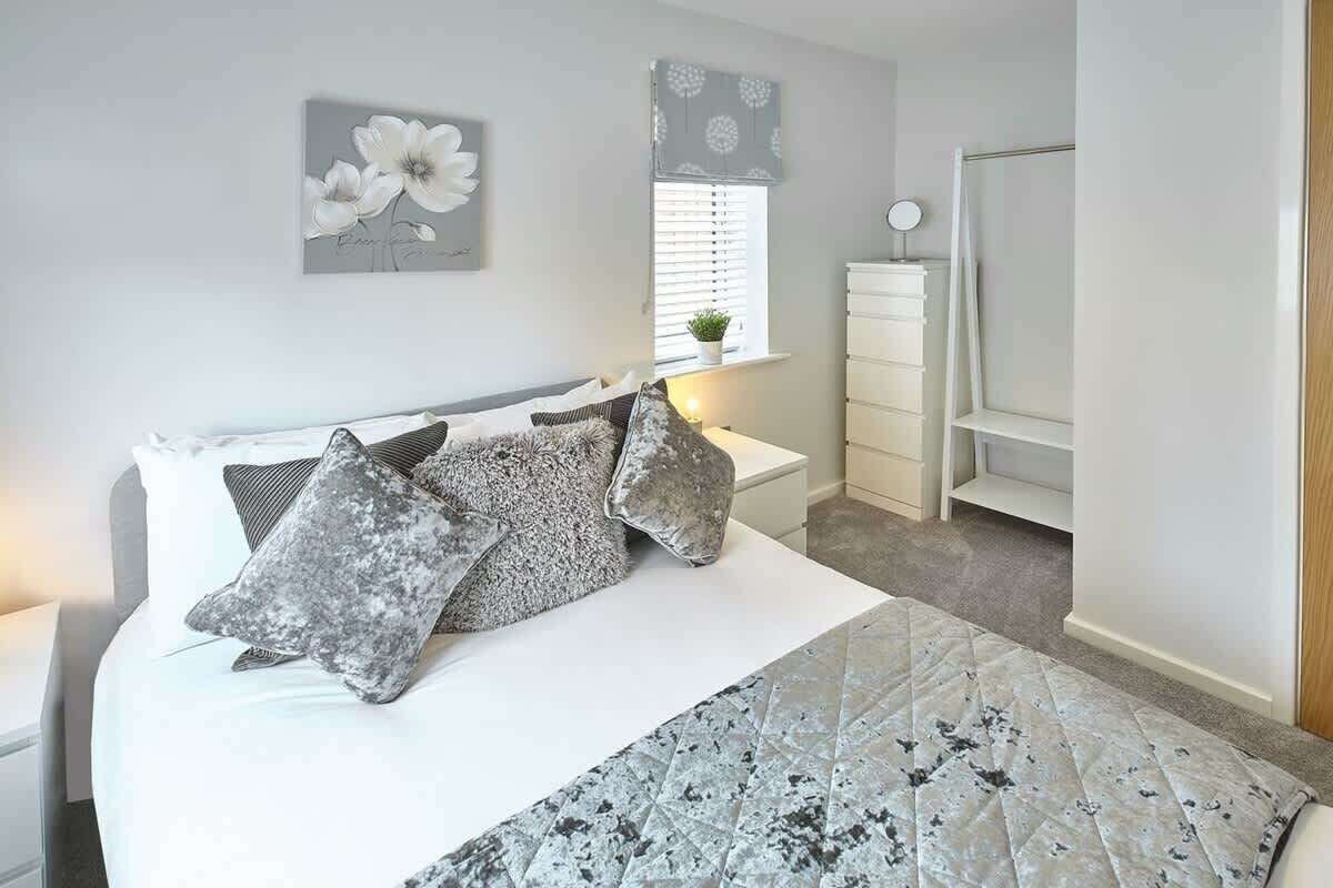 3 chambres, fer et planche à repasser, Wi-Fi, draps fournis