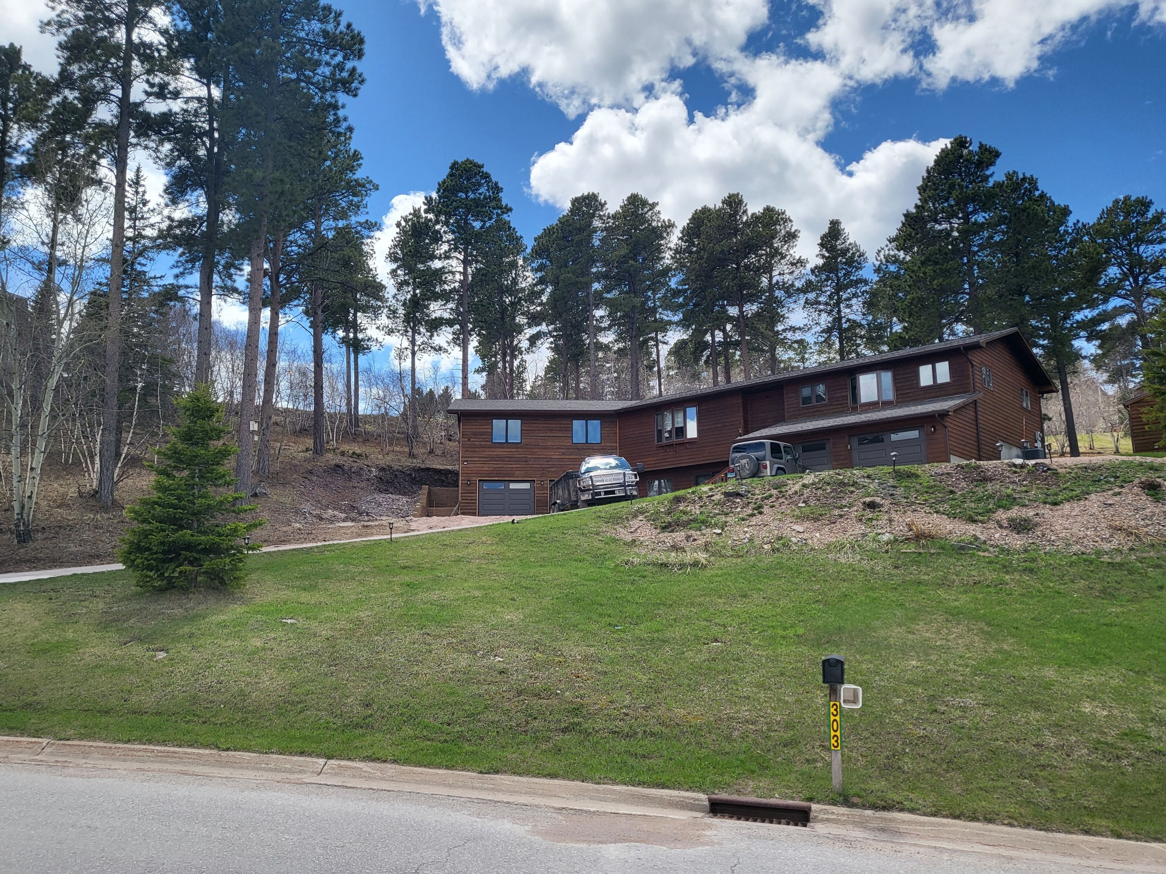 Black Hills Mountain View Manor 3 Bedroom/2 Bath