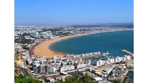 بالقرب من الشاطئ