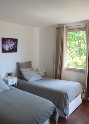 4 chambres, bureau, fer et planche à repasser, Wi-Fi gratuit