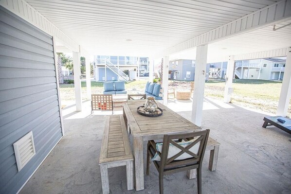 House, 4 Bedrooms | Balcony