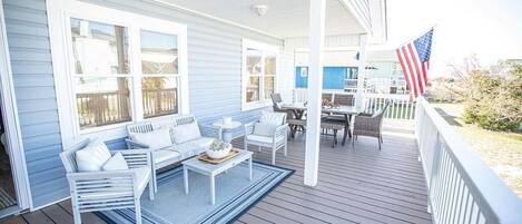 House, 4 Bedrooms | Balcony