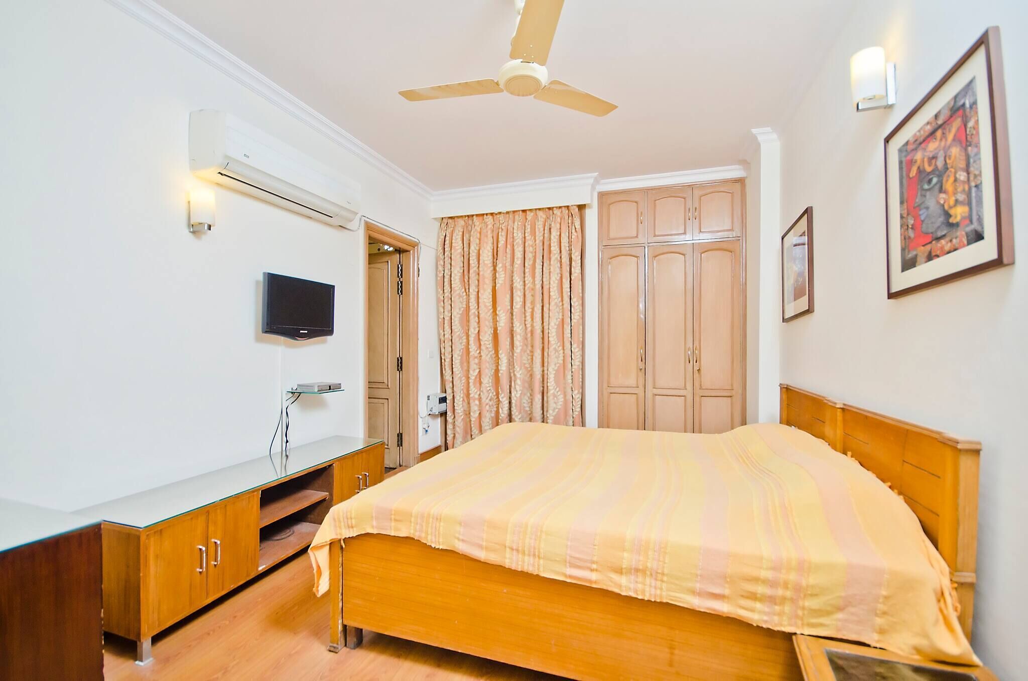 Hauz Khas-homestay Experince Simple