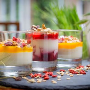 Sarapan bufet setiap hari (GBP 15 seorang)