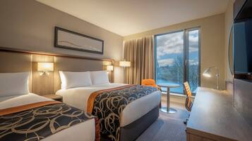 Caja de seguridad en la habitación y escritorio