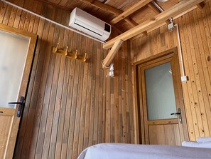 Bungalow, 1 Doppelbett, Gartenblick, zum Garten hin | 1 Schlafzimmer, Bettwäsche aus ägyptischer Baumwolle