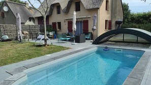 Outdoor pool - Quiet cottage with indoor pool in the Guérandaise countryside (Guérande)
