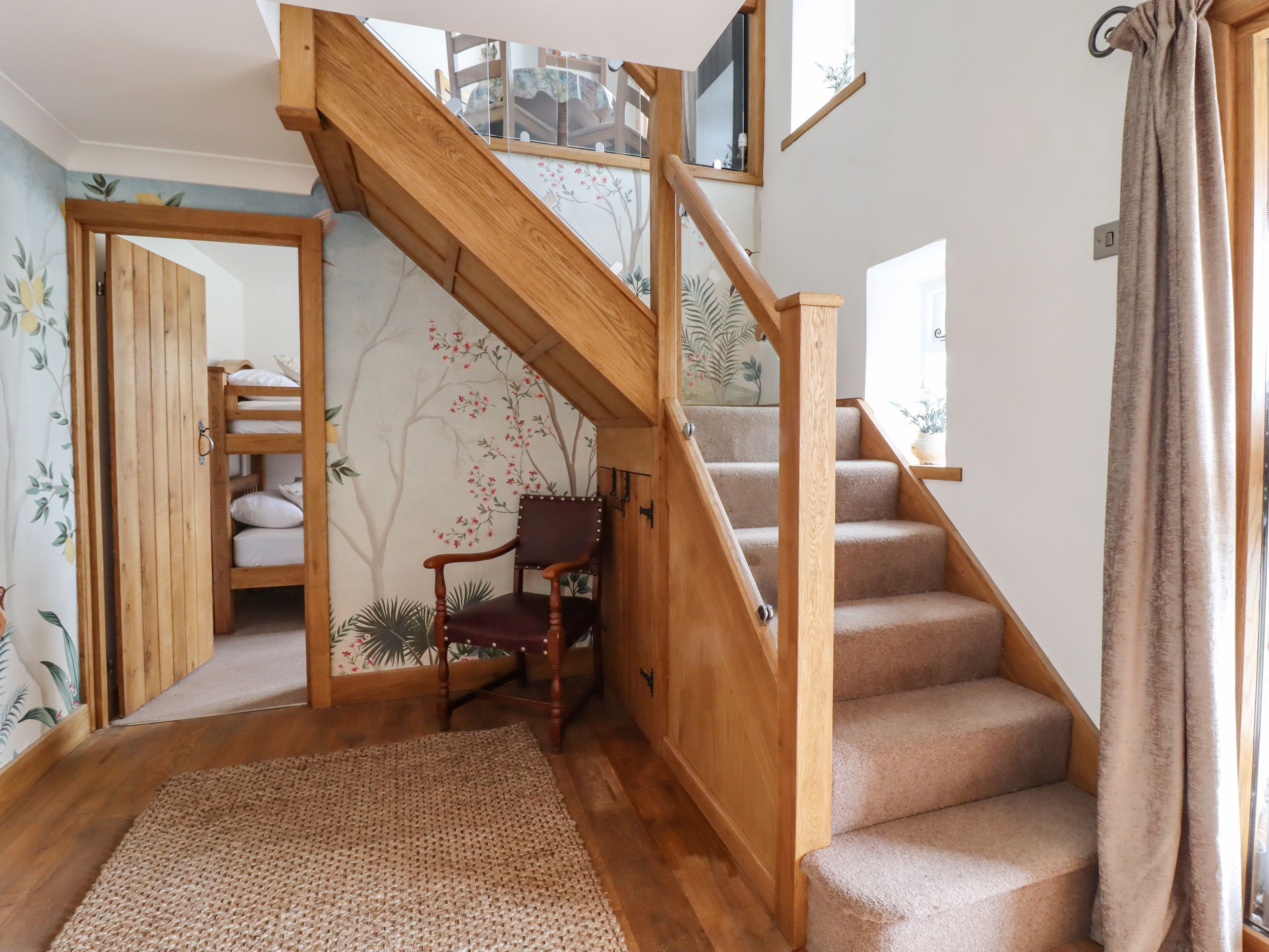 คอทเทจ | ภายใน