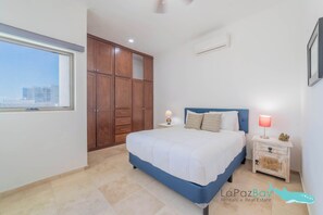 3 bedrooms, laptop workspace, free WiFi, bed sheets - Private Rooftop | Walk to Malecón | Gated Stay (La Paz)