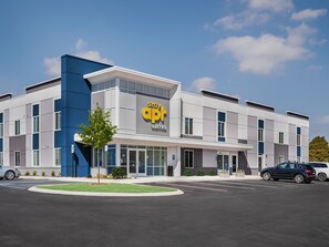 Exterior - stayAPT Suites LaGrange (LaGrange)