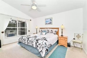 4 habitaciones, escritorio, tabla de planchar con plancha y wifi gratis 