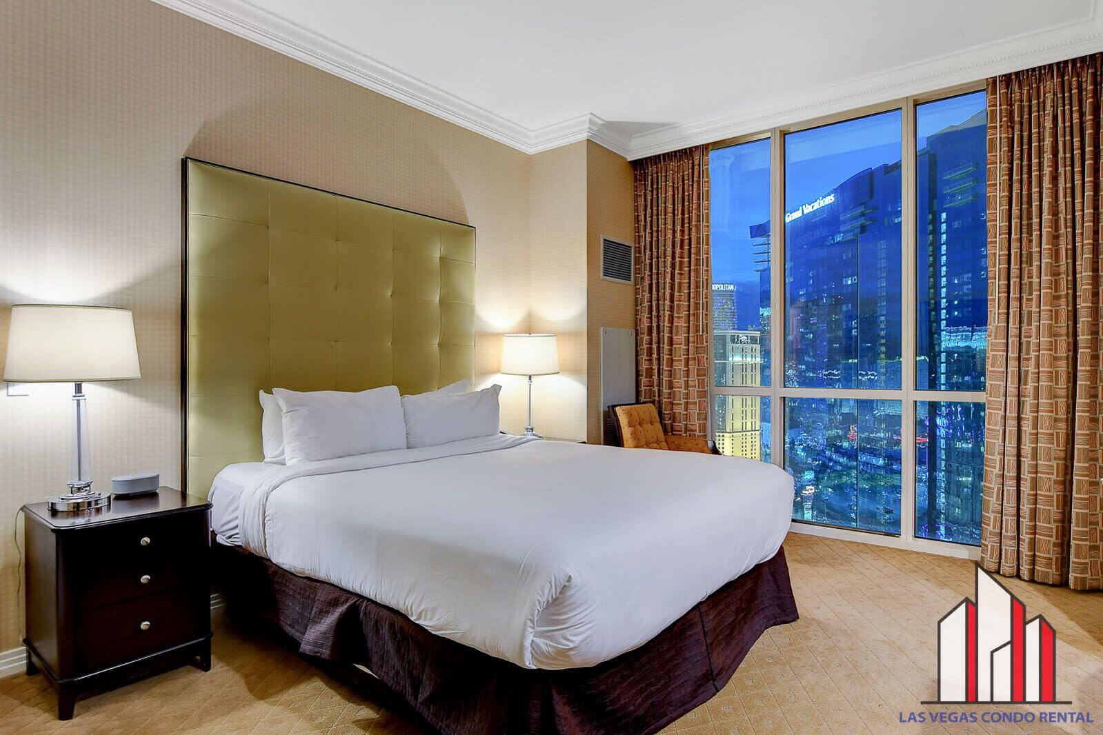 MGM Signature-31-821 1Br2Ba F1/Strip View Balcony