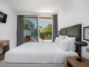 2 bedrooms, iron/ironing board, internet, bed sheets