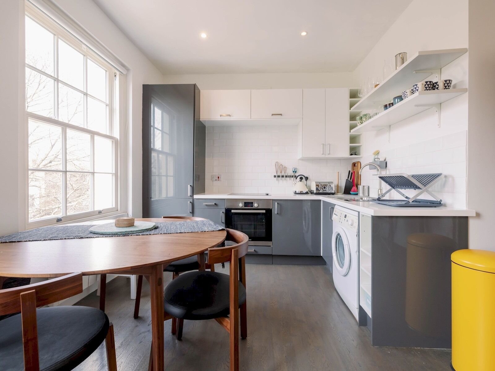 Pass the Keys | Beautiful Georgian flat near Oval