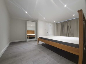 Apartment, Multiple Beds | Interior