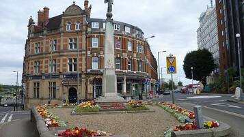 Apartamento, várias camas | 2 quartos, ferros/tábuas de passar roupa, Wi-Fi de cortesia