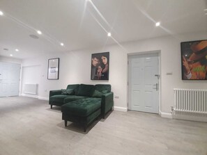Apartment, Multiple Beds | 2 bedrooms, iron/ironing board, free WiFi, bed sheets