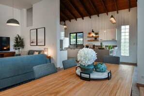 Nhà (3 Bedrooms) | Tiện nghi, dịch vụ nơi lưu trú