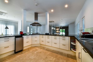 Villa (5 Bedrooms) | Eigene Küche