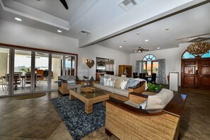 House (3 Bedrooms) | Living area | TV